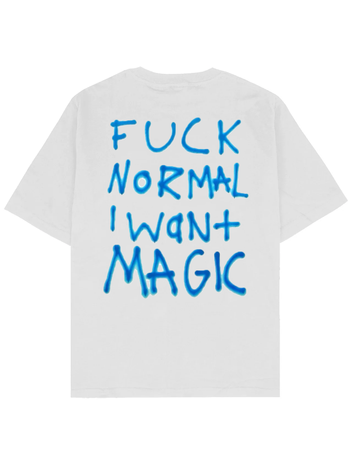 Southline Project MAGIC oversize boxy fit tişört, beyaz heavy-weight pamuk 30/2 280 GSM premium streetwear t-shirt; arka baskıda mavi grafiti yazı “F*CK NORMAL I WANT MAGIC”. #beyaz 